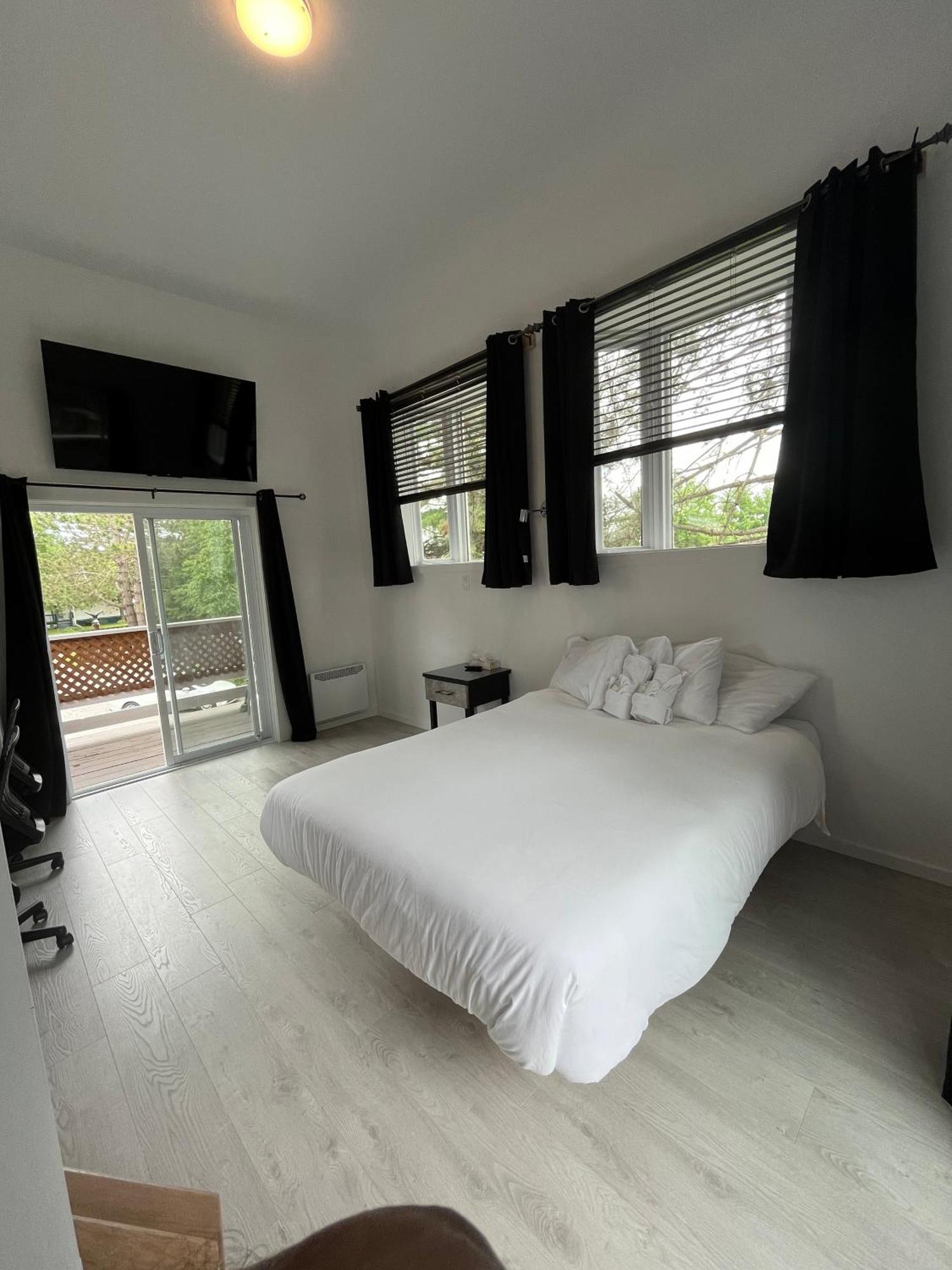 Auberge De Ferme-Neuve Lac-Saint-Paul Eksteriør billede
