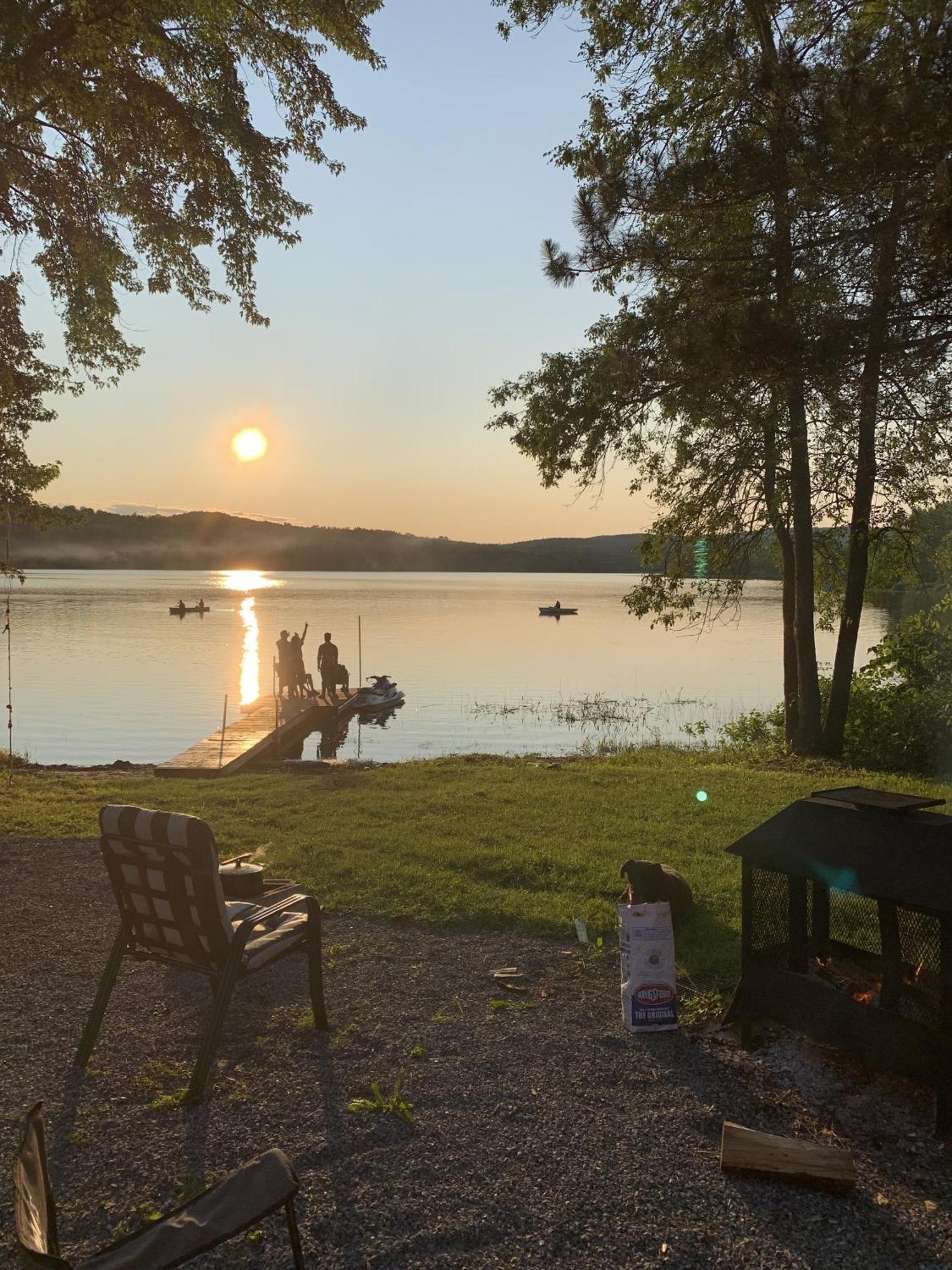 Auberge De Ferme-Neuve Lac-Saint-Paul Eksteriør billede